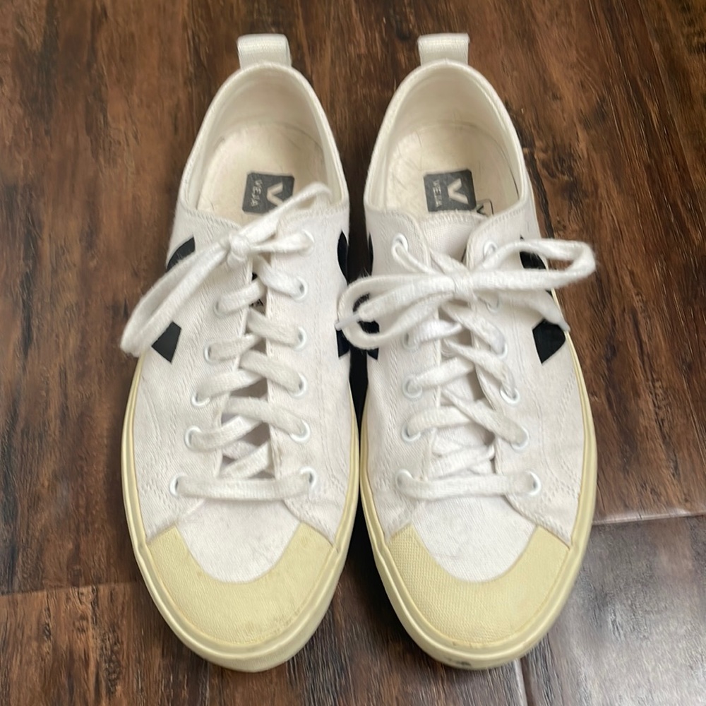 Veja Canvas Nova Sneakers, White / Black Womens US 8